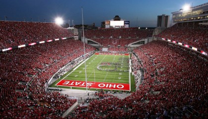 开云·体育官网APP下载-_湖人队士气高涨，迎来连胜_，湖人对队员